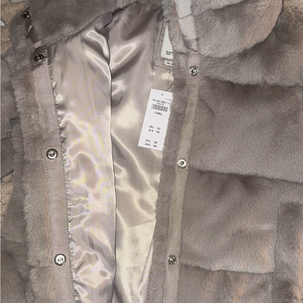 NWT A&F Mini Puffer - Picture 4 of 6